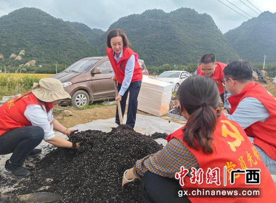 来袭！微信香烟一手货源市场供应“安分知足”